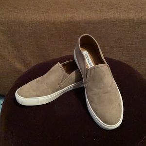 Steve Madden canvas slip-ons 8.5